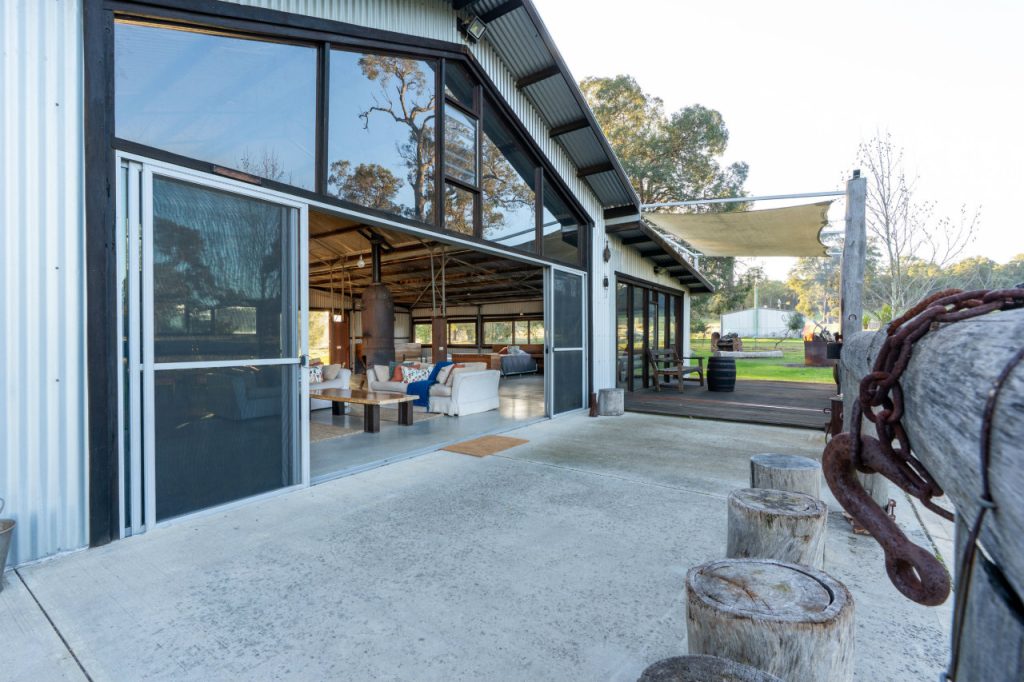 Gidgegannup  Garland International