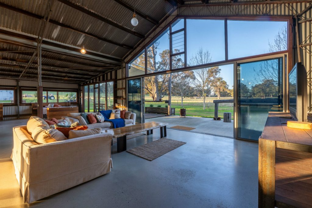 Gidgegannup  Garland International