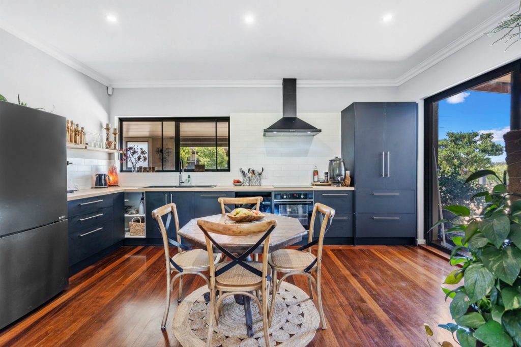 25 Hamersley Rd Caversham Garland International